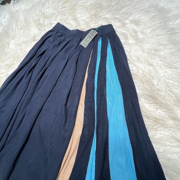 UNITED COLORS OF BENETTON WOMENS PLEATED SKIRT NAVY BLUE - Picture 3 of 5